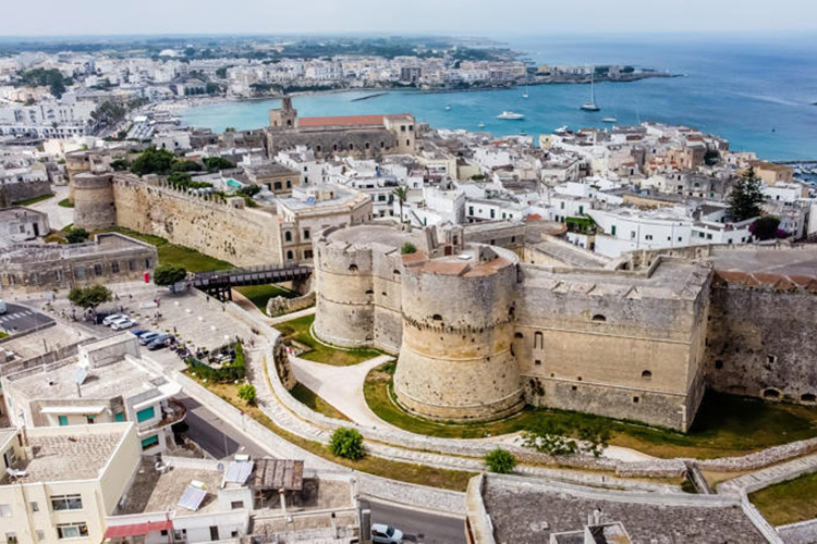 casa marisa otranto castello aragonese